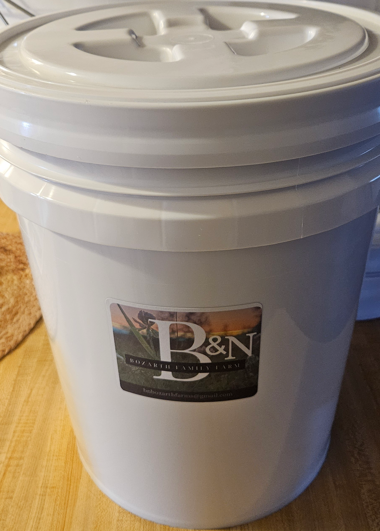 Bulk Sonora Wheat Berries 33lbs 5gallon bucket with resealable lid.